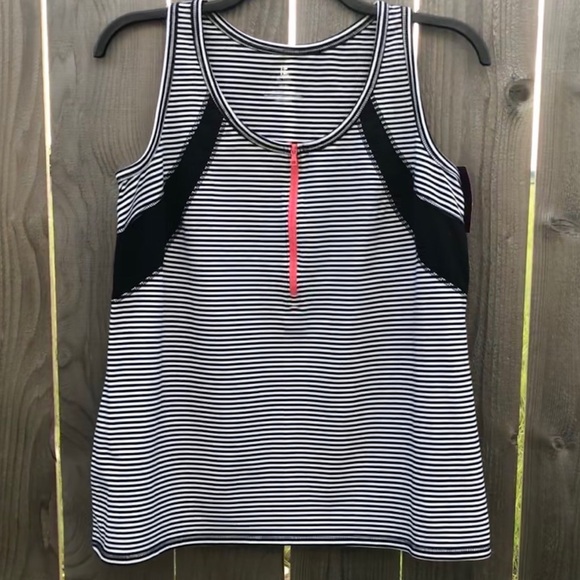 Lane Bryant Fun Active Top - Picture 1 of 4